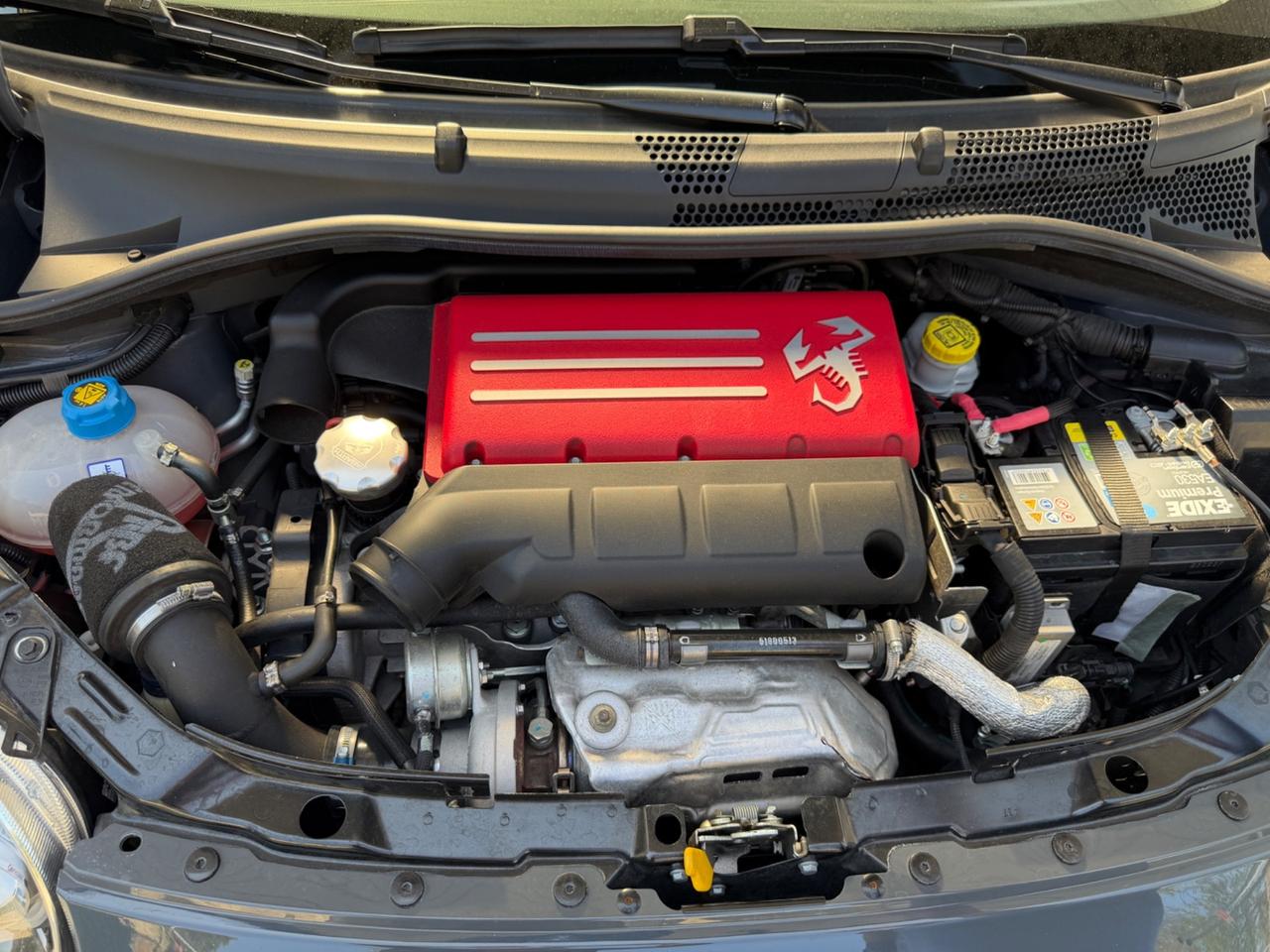 Abarth 695 C 1.4 Turbo T-Jet XSR Yamaha Limited Edition