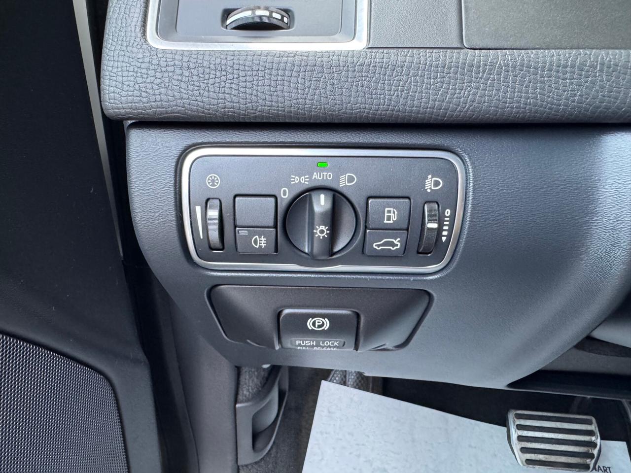 Volvo XC 60 2.4 d4 R-design AWD Gear GARANZIA24MESI
