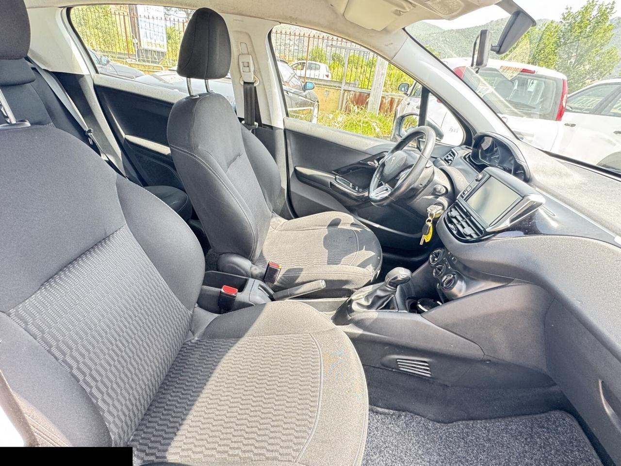 PEUGEOT 208 1.2 BENZINA ADATTA NEOPATENTATI