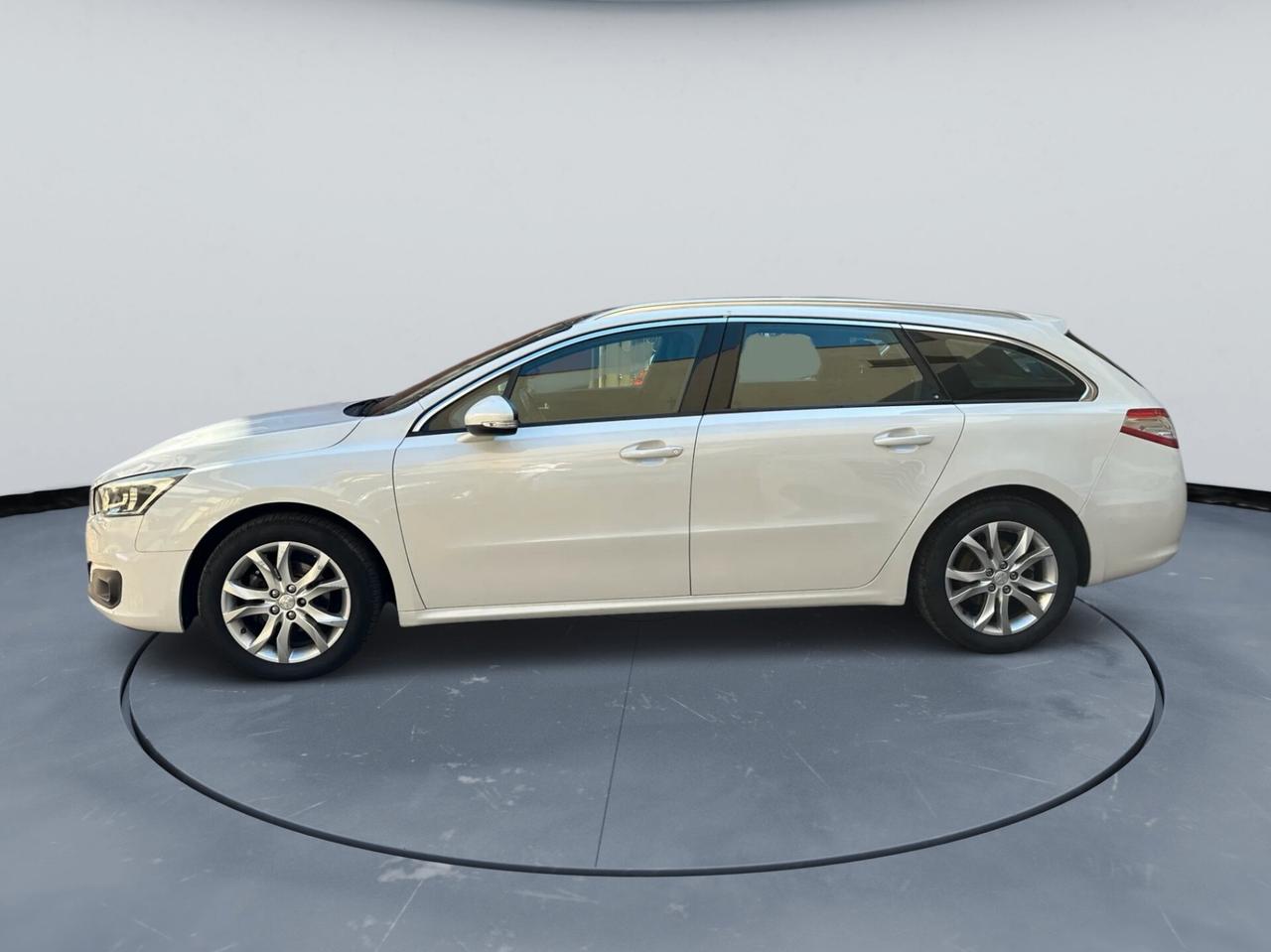 Peugeot 508 BlueHDi 120 EAT6 S&S SW Allure