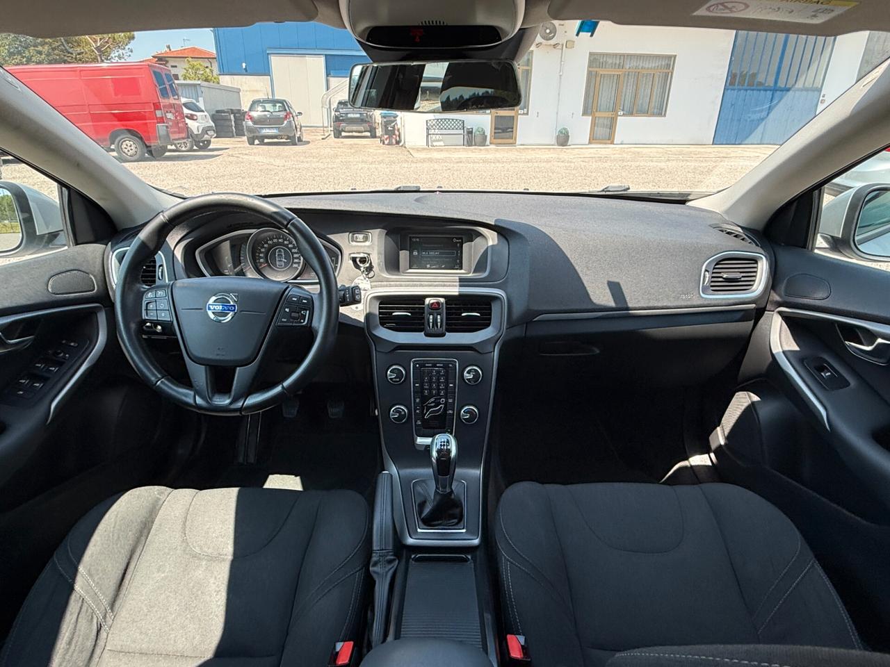 Volvo V40 D2