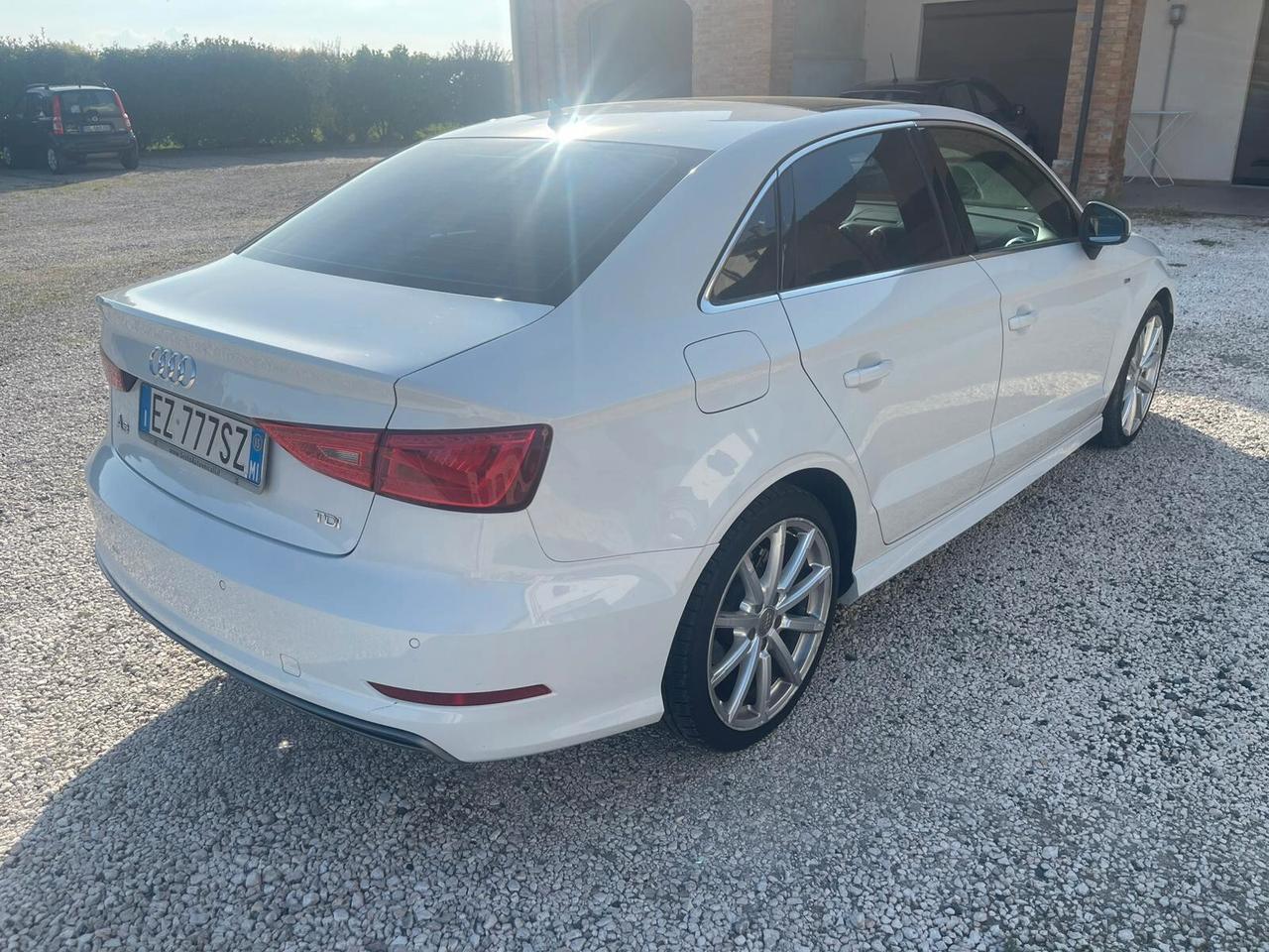 Audi A3 Sedan 1.6 TDI clean diesel S tronic Ambition
