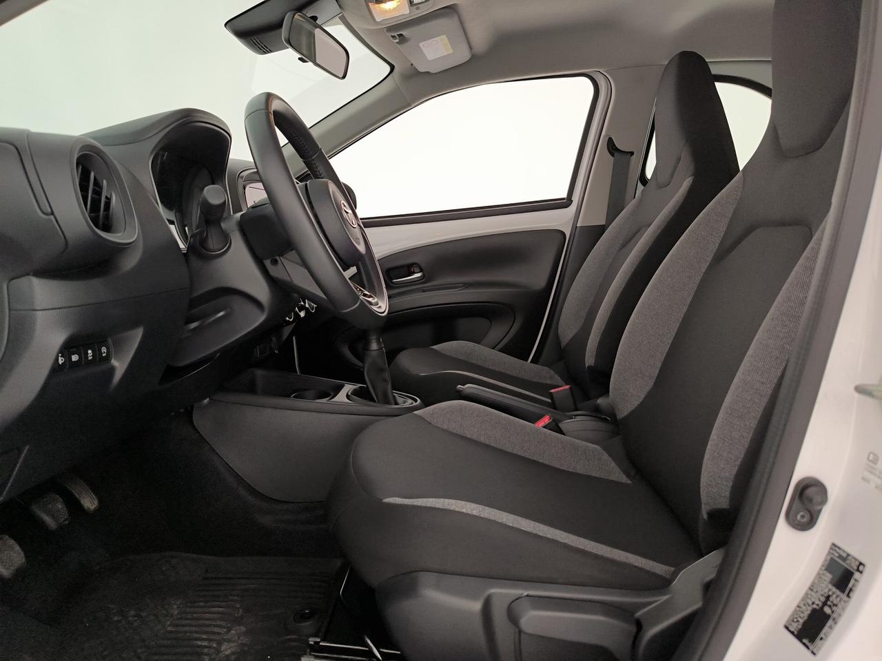 Toyota Aygo x 1.0 active 72cv