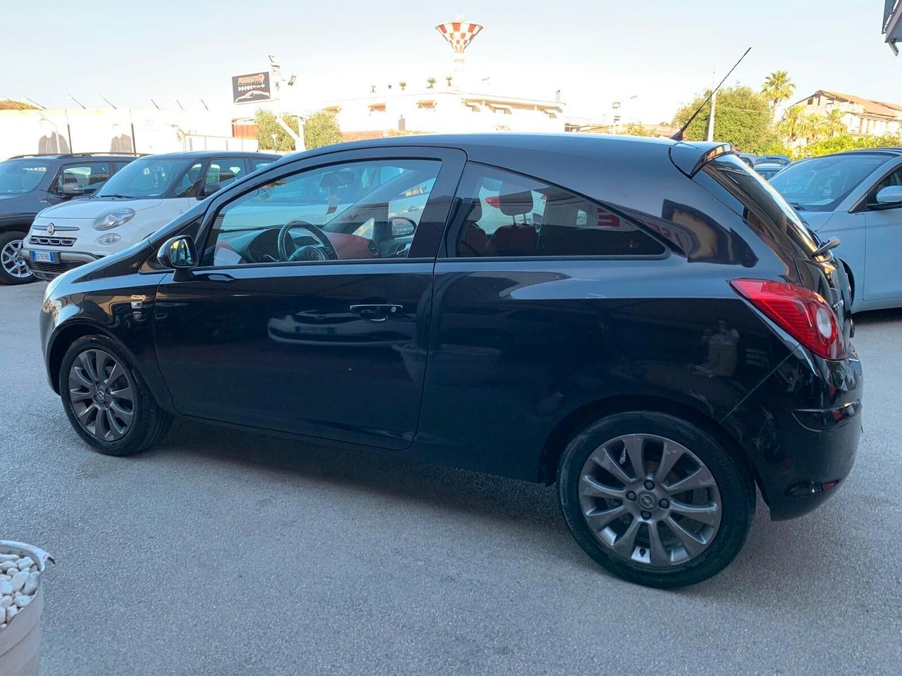 Opel Corsa 1.2 3 porte Sport
