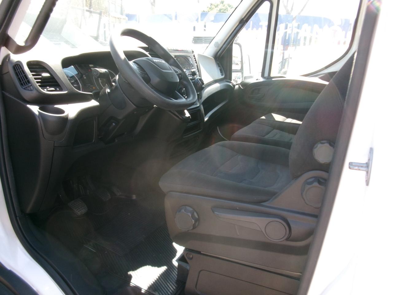 Iveco Daily 35C14 2.3 140CV E6D BOX+PEDANA PASSO 3450 7 PEDANE
