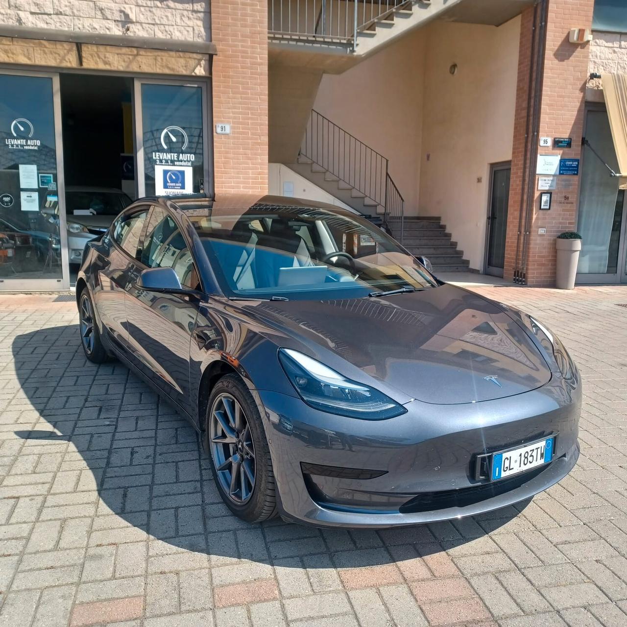 58078KM TESLA GANCIO DI TRAINO AUTONOMIA 408KM