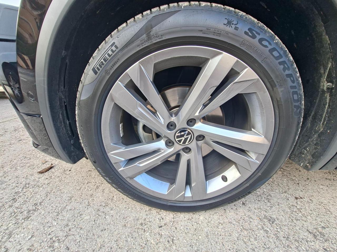 Volkswagen Tiguan 2.0 tdi R-Line 150cv dsg