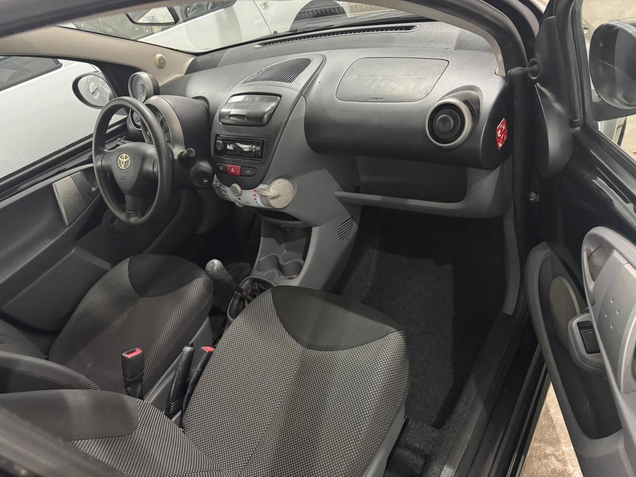Toyota Aygo 1.0 12V VVT-i 5 porte Now Connect