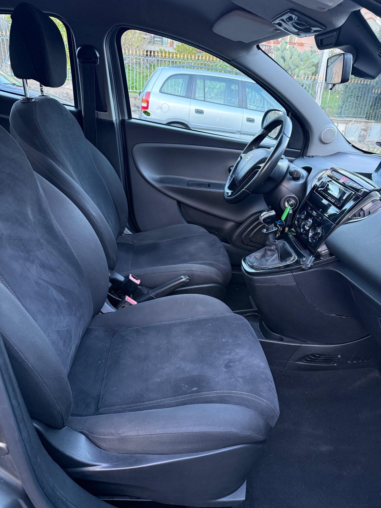 Lancia Ypsilon 1.2 69 CV 5 porte GPL Ecochic Platinum