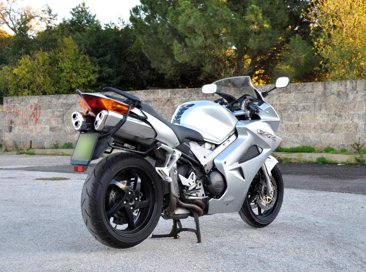 Honda VFR 800 V4 V Tech 2003