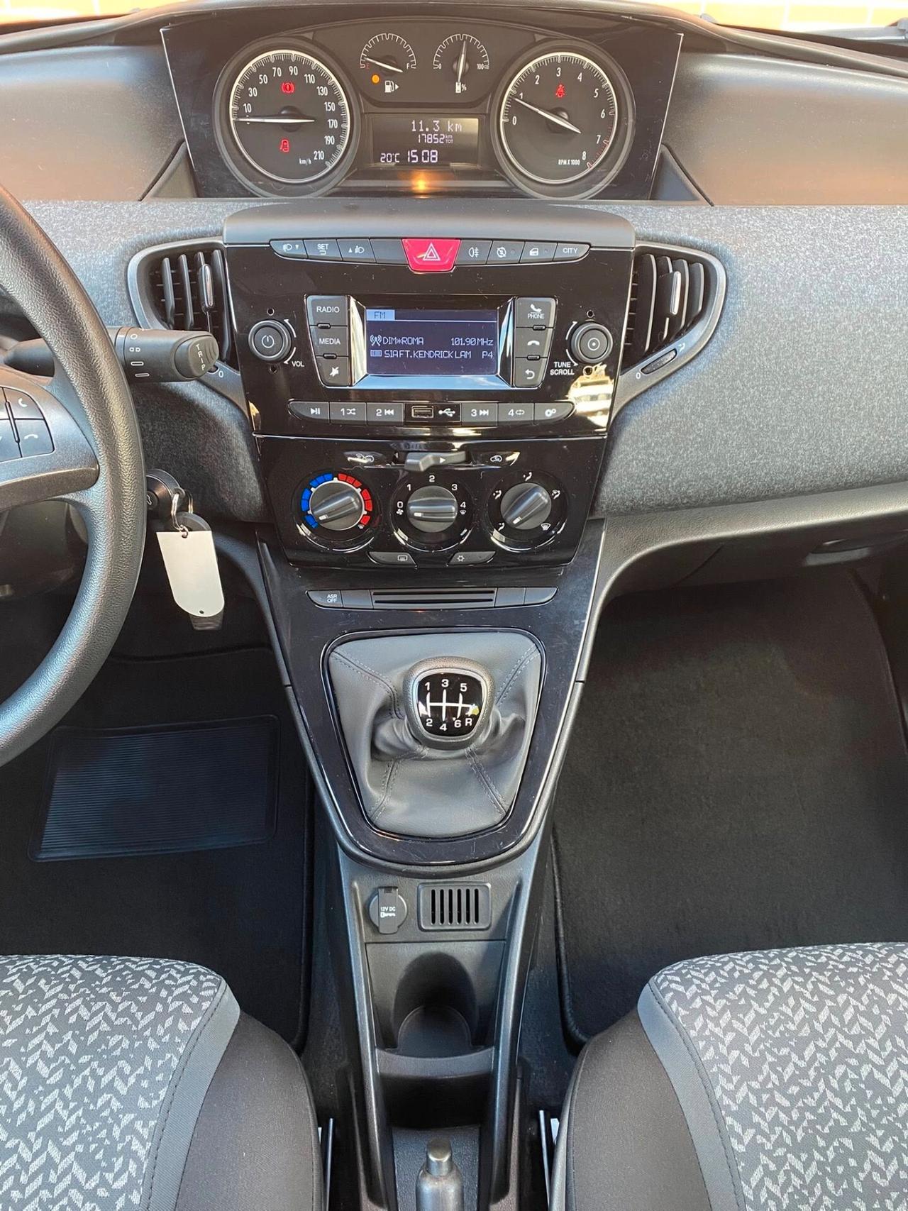LANCIA YPSILON HYBRID 1.0cc OK NEOPATENTATI