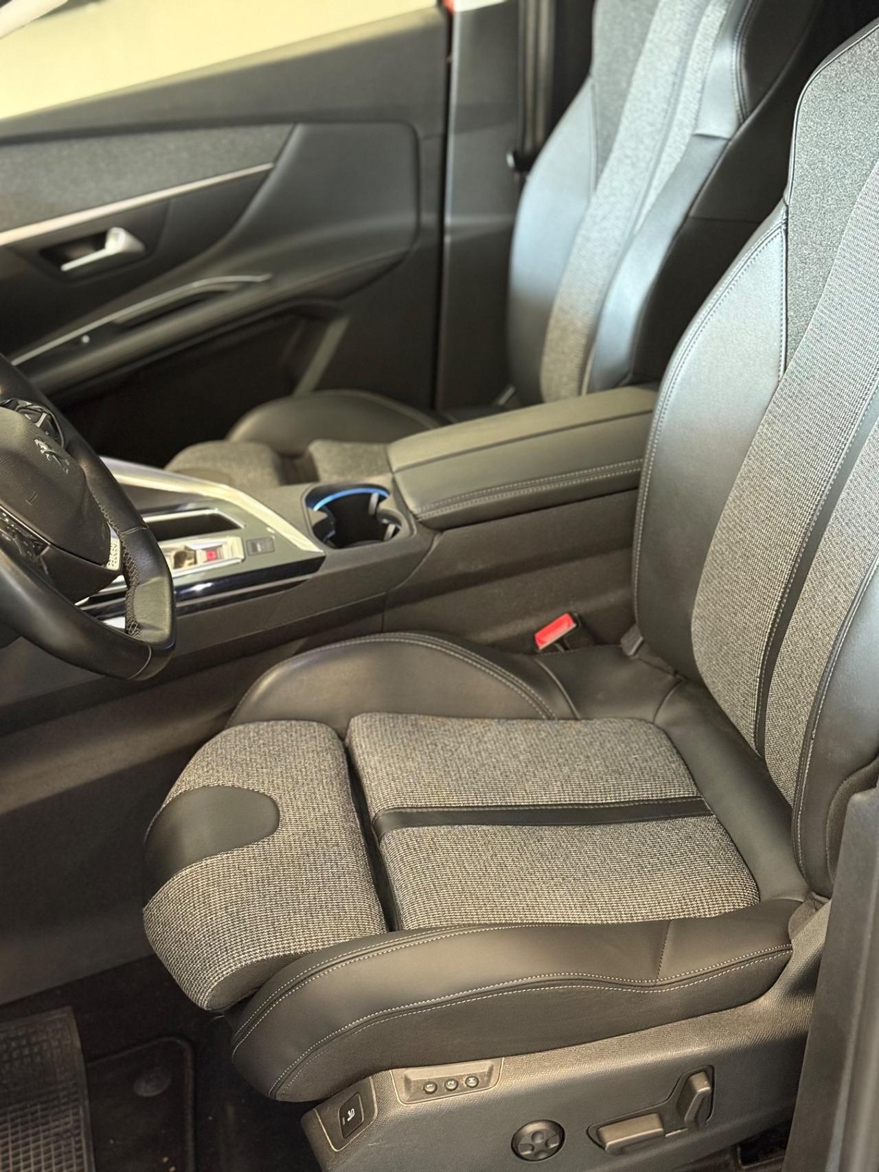 Peugeot 3008 BlueHDi 130 S&S EAT8 Allure