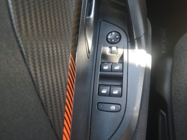 PEUGEOT 2008 BlueHDi 110 S&S Active