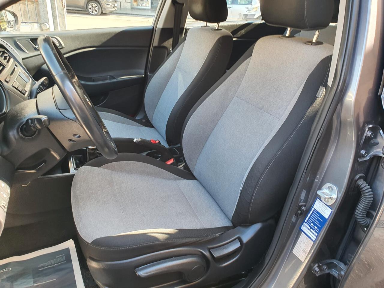Hyundai i20 1.1 CRDi 12V /"73.000km!!!"