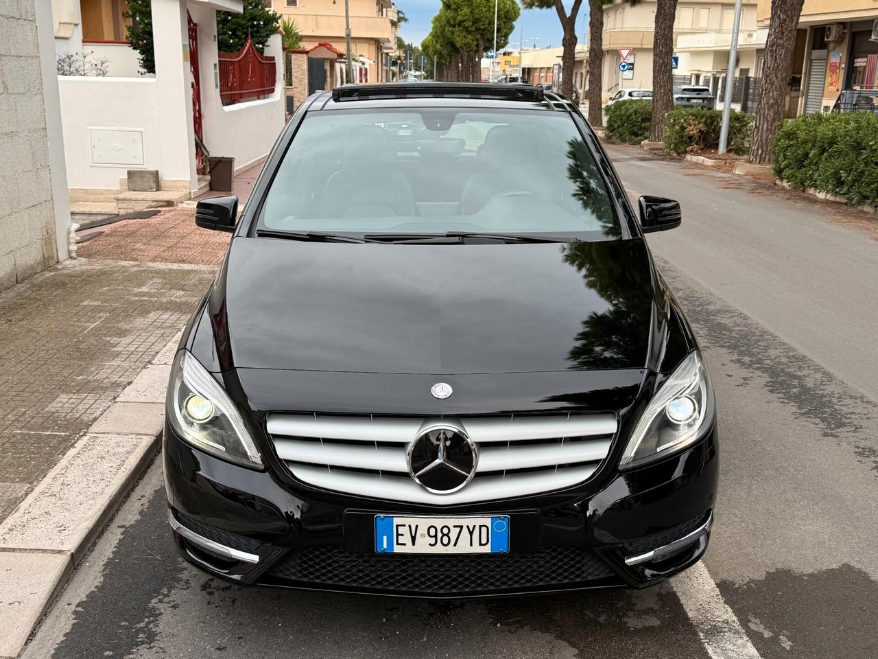 MercedesBenz B 180 CDI *TETTO *PELLE TOTALE - 2014