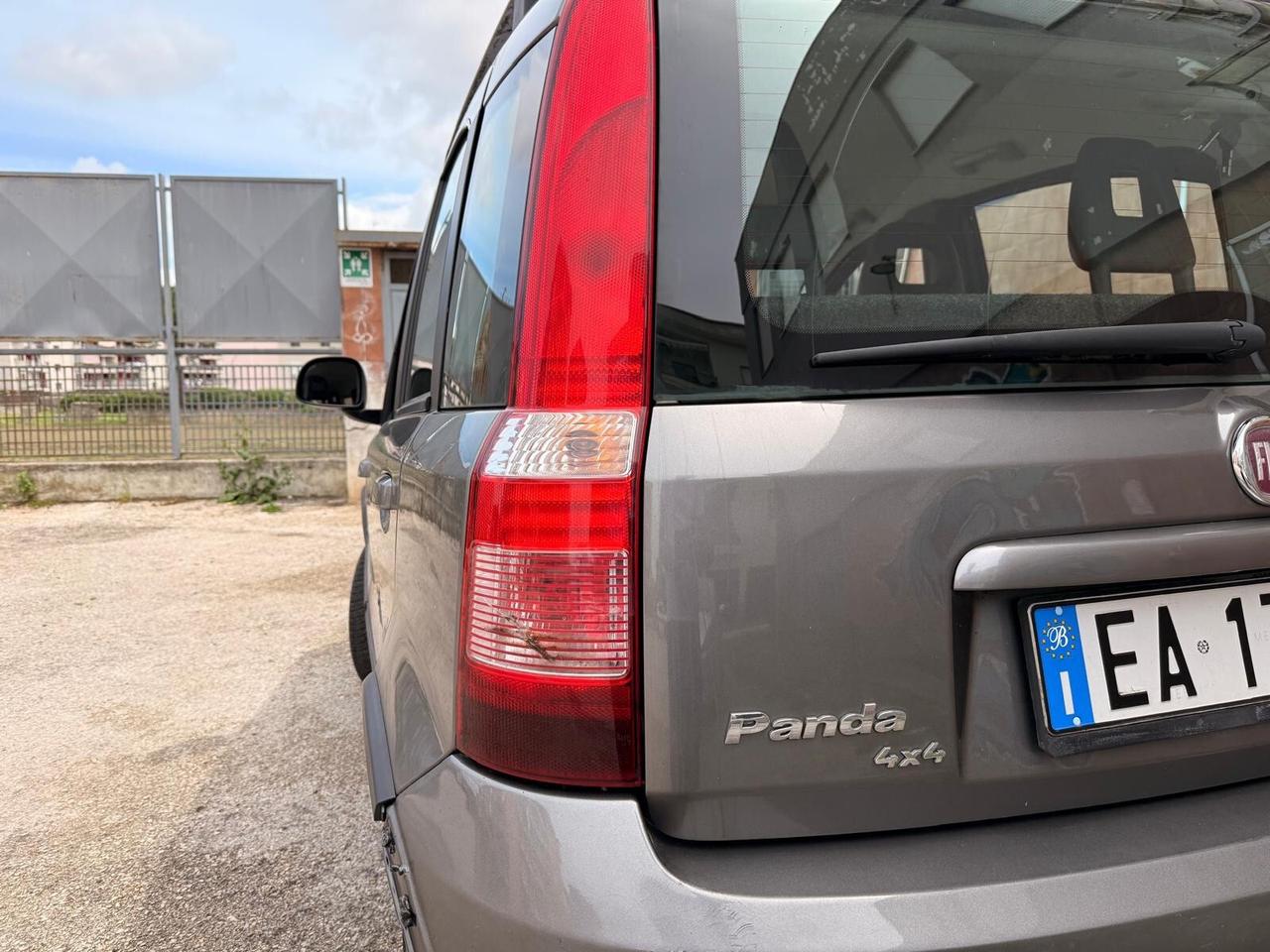 Fiat Panda 1.3 MJT 16V DPF 4x4 Climbing CON 180MILA KM