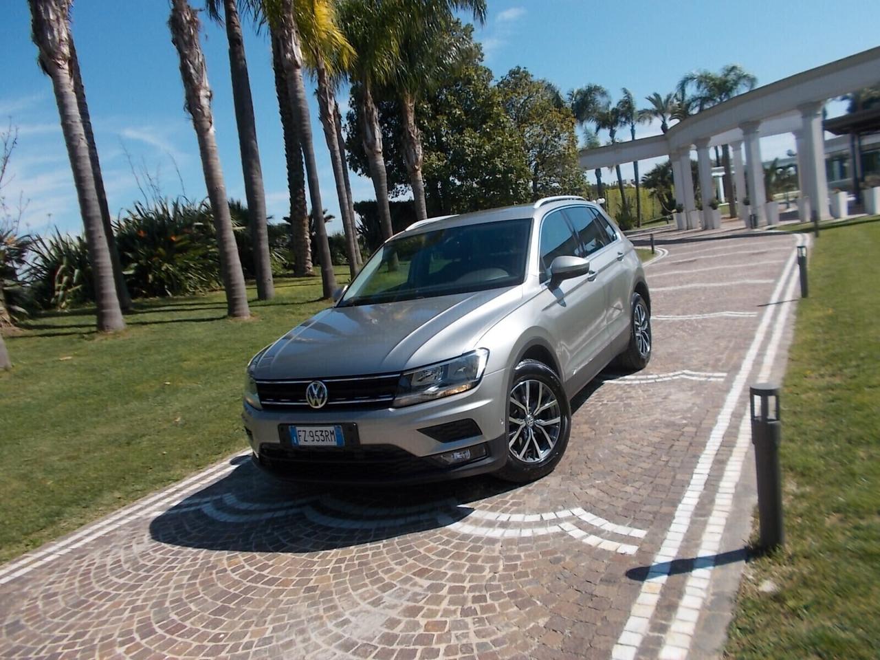 Volkswagen Tiguan 2.0 TDi DSG *FULL OPT* daVETRINA