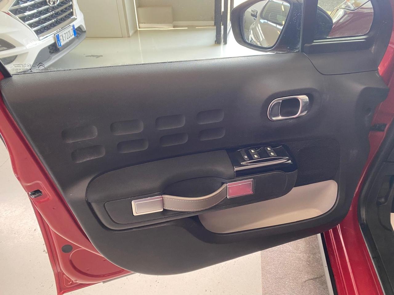 Citroen C3 bi-color 1.2 benz.