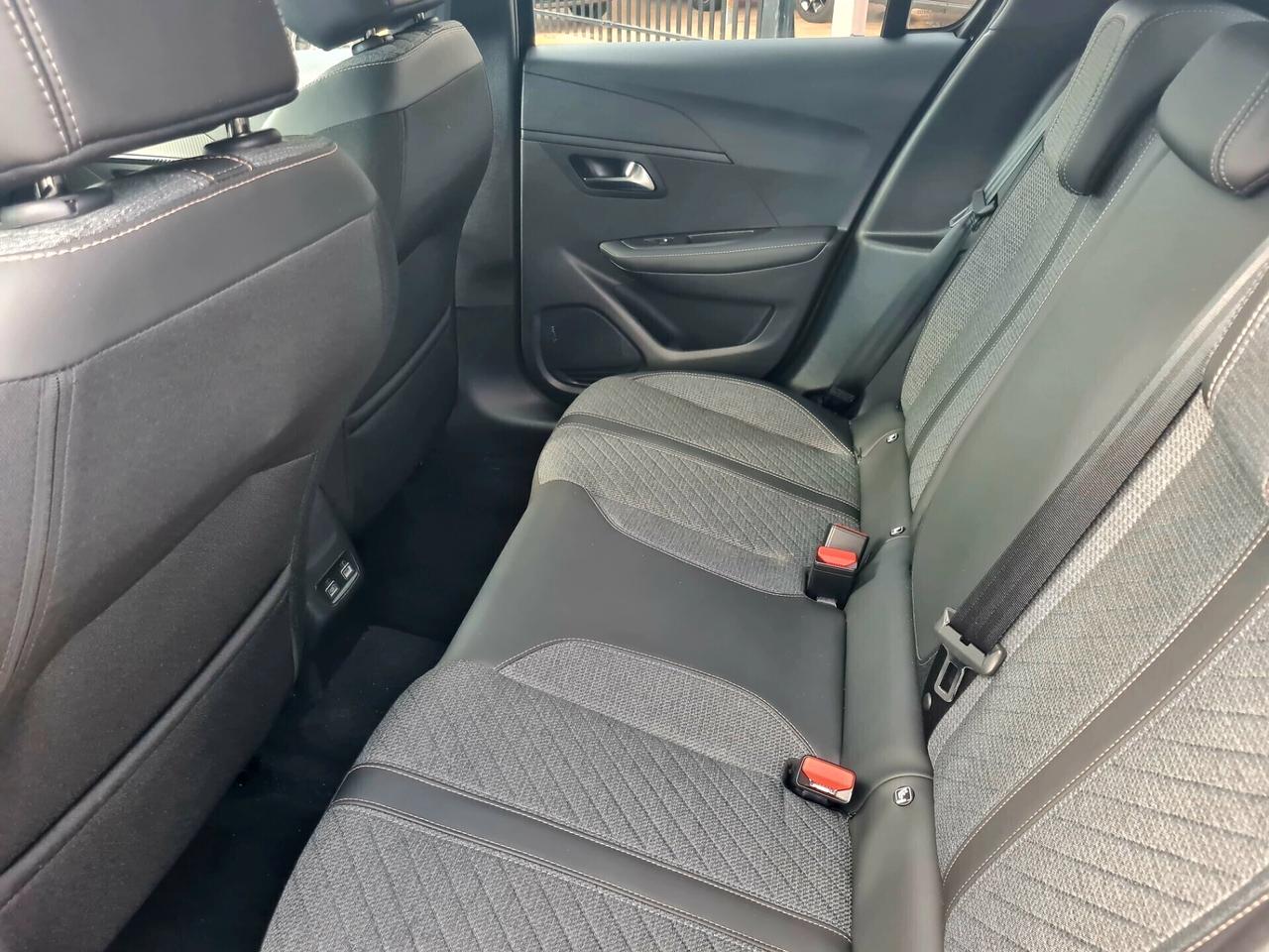 Peugeot 208 1.2 5 porte Allure*CARPLAY*NAVIGATORE