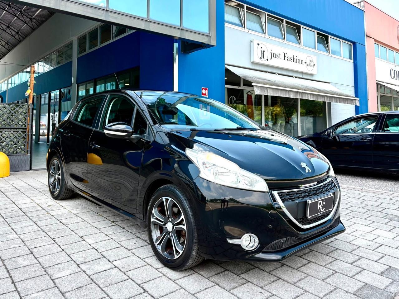 Peugeot 208 5p 1.2 82cv ok neopatentati
