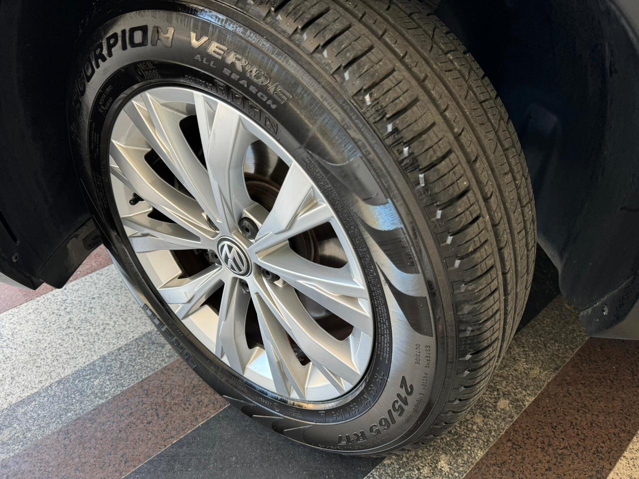 Volkswagen Tiguan 2.0 TDI SCR DSG Business BlueMotion Technology