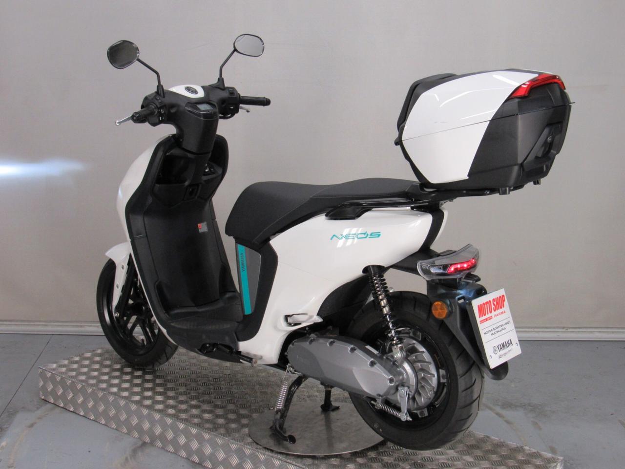 Yamaha Neo's EV DUAL BATTERY