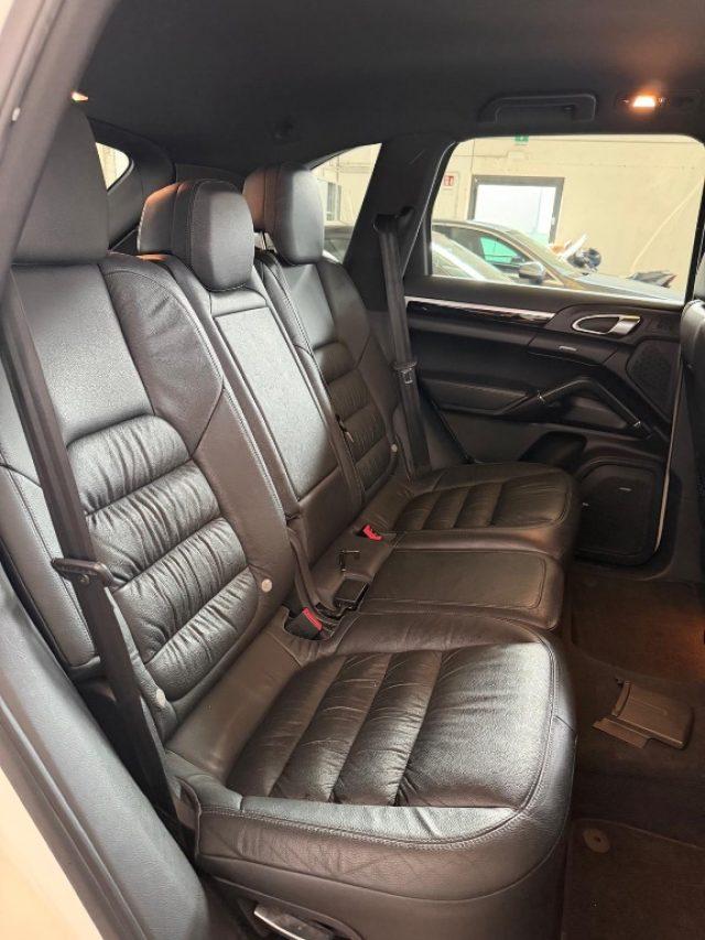 PORSCHE Cayenne 3.0 Diesel /BELL1SS1MO/