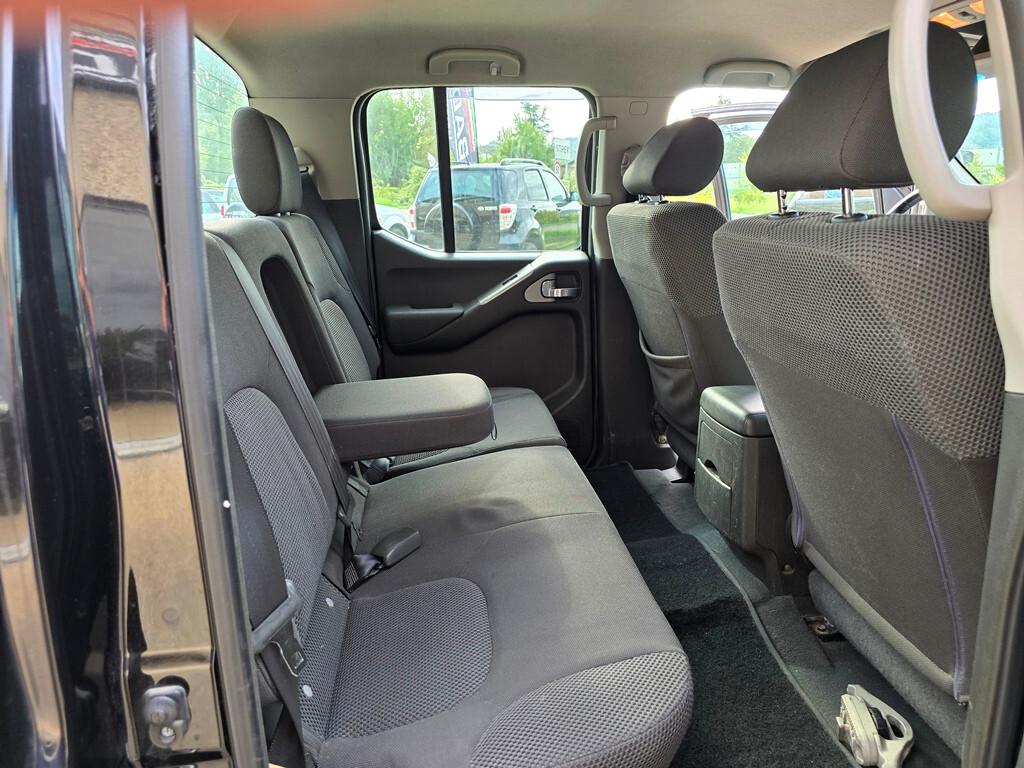Nissan Navara 2.5 dCi 174CV "LE"