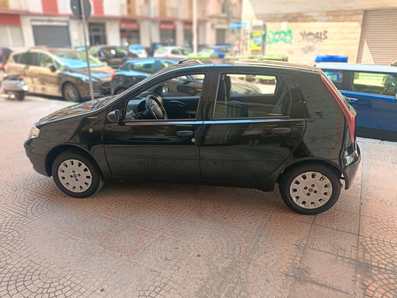 FIAT PUNTO 1.2 5PORTE-NEOPATENTATI-Euro 3100-