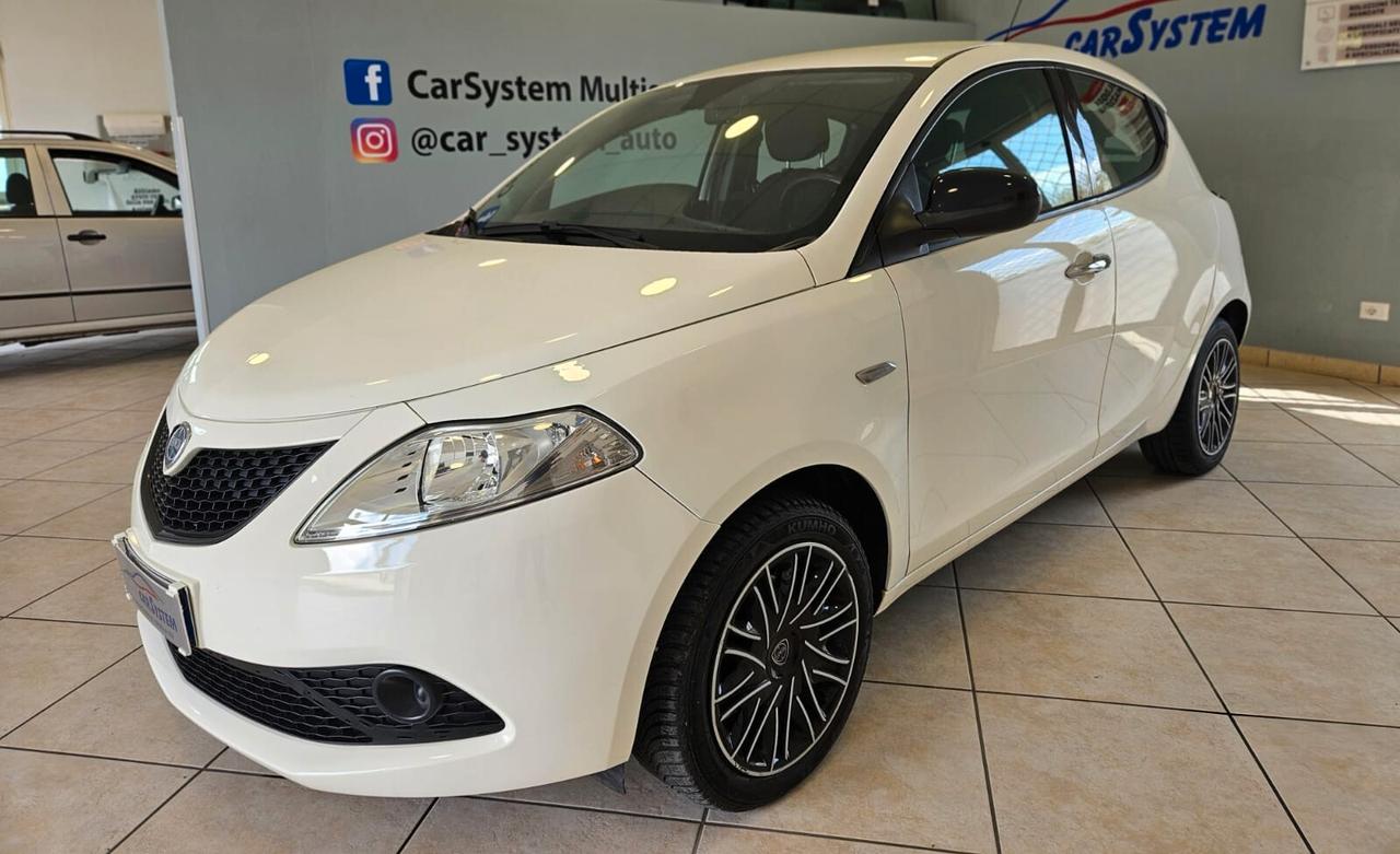 Lancia Ypsilon 1.2 69 CV 5 porte Gold