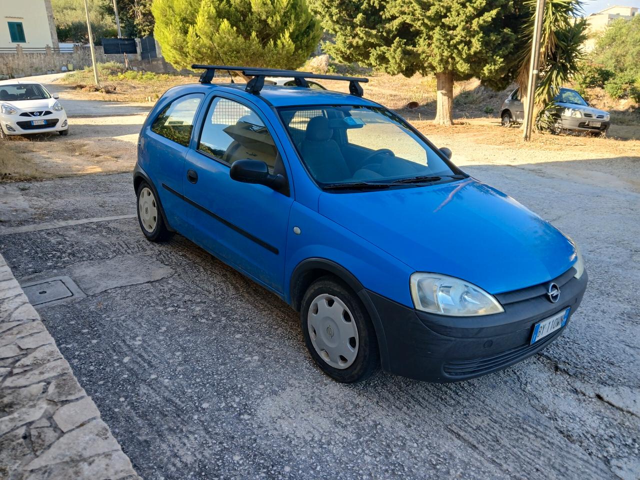 Opel Corsa Autocarro