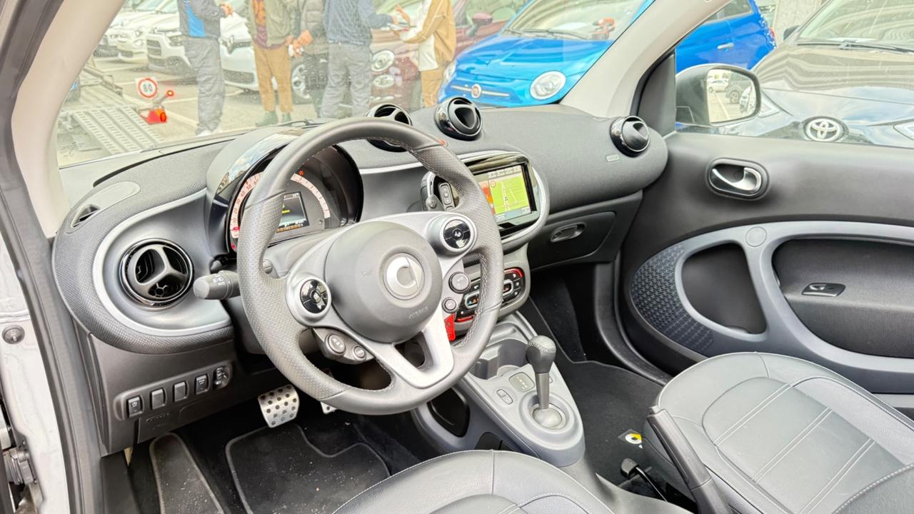Smart ForTwo 90 0.9 T twinamic cabrio Prime led navi camera cerchi 16 PDC bluettoh pack sport