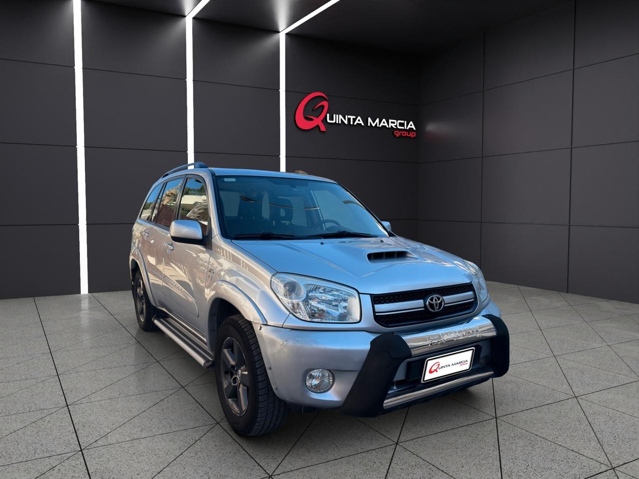 ToyotaRAV4 2.0 D-4D 5 porte-PELLE/TETTO APRIBILE