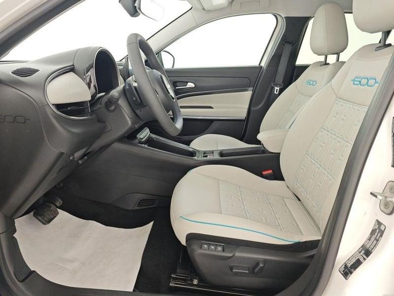 FIAT 600 Hybrid 110 CV DCT MHEV La Prima