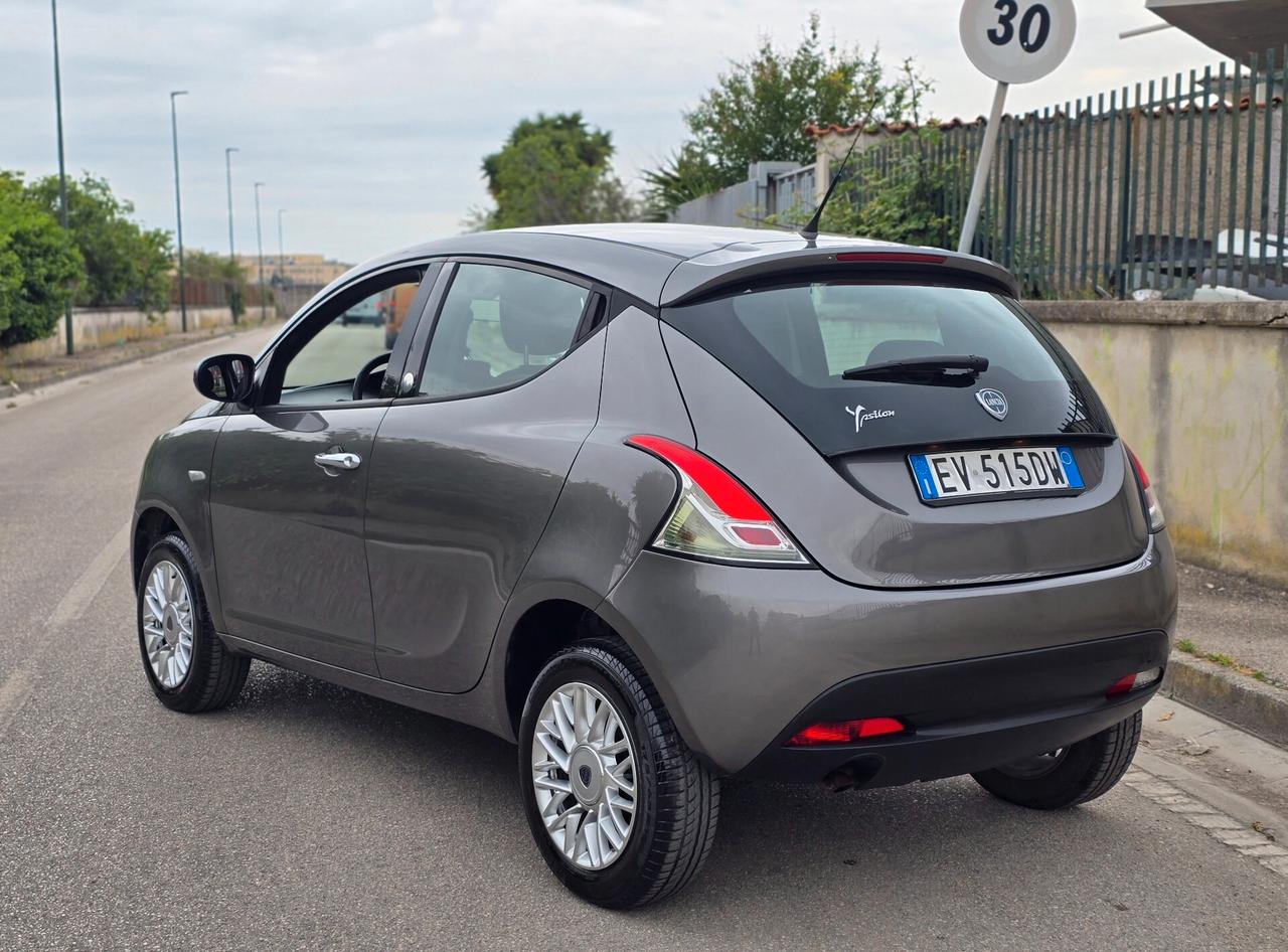 LANCIA YPSILON ECOCHIC 2015 PARI AL NUOVO