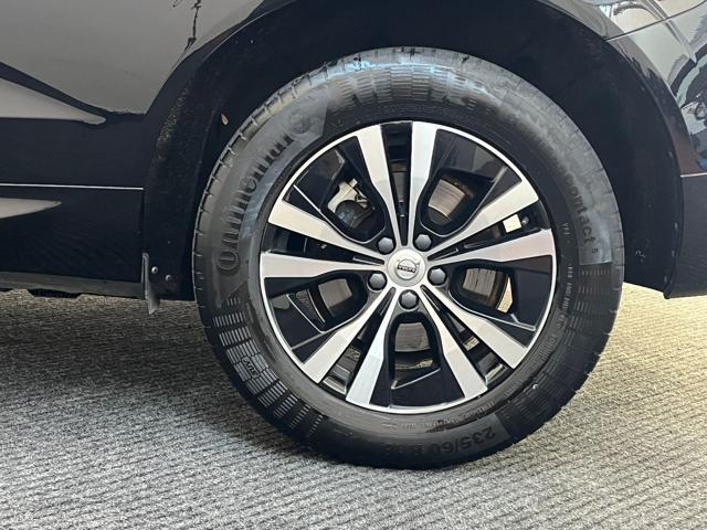 VOLVO XC60 B4 AWD Momentum LED|RETROCAMERA|CARPLAY|18'