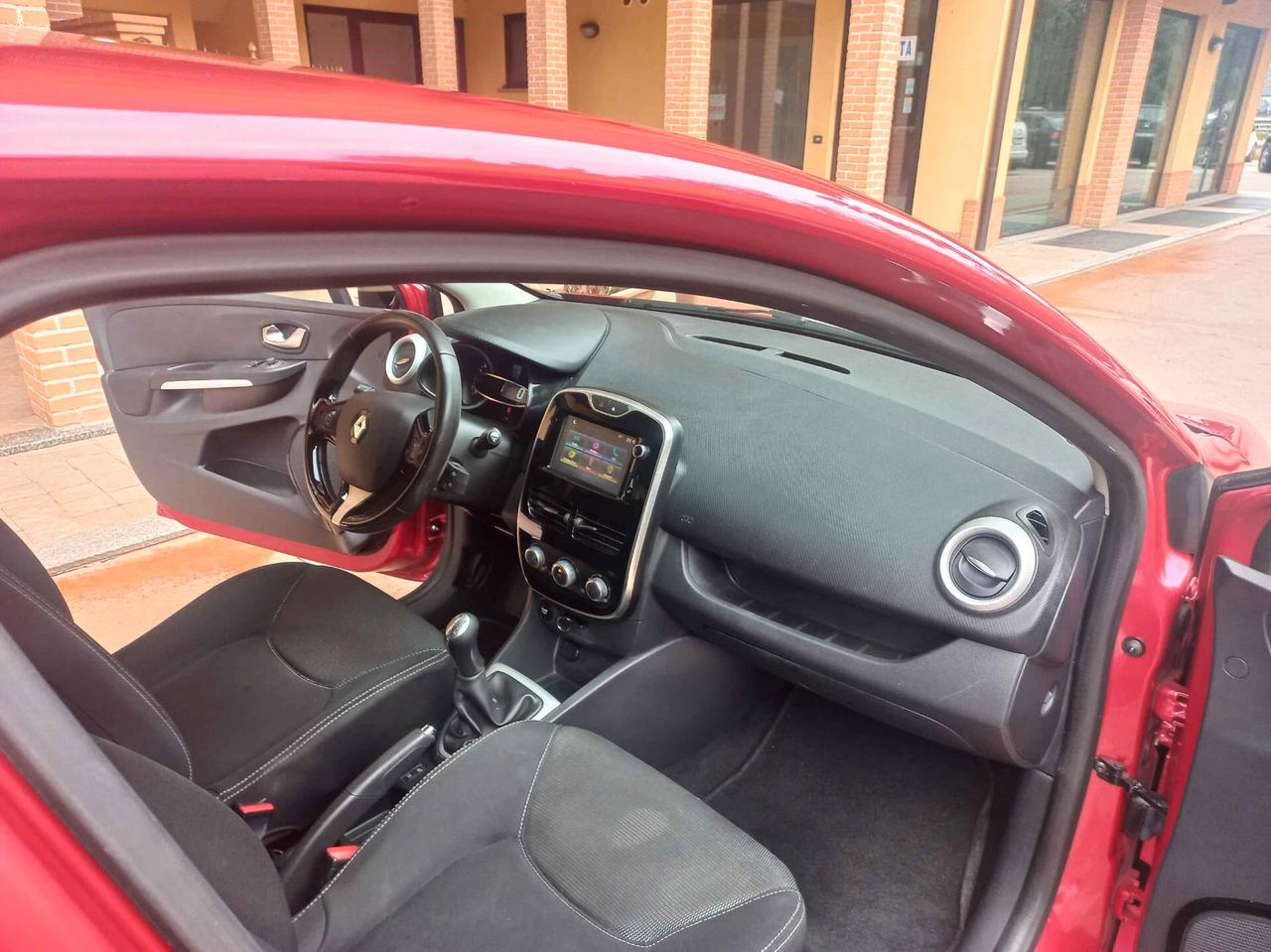 Renault Clio 1.2 75 CV 5 porte Duel