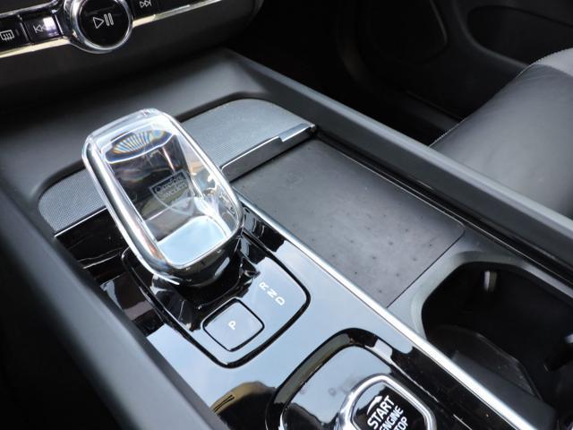 VOLVO XC60 T6 Plug-in hybrid AWD automatico Plus Dark