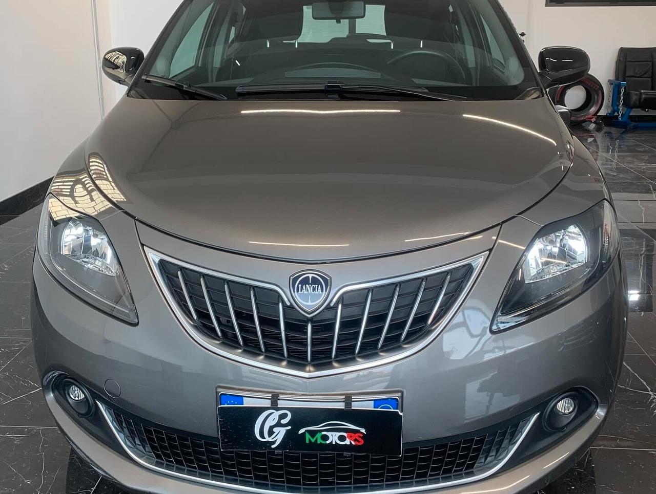 Lancia Ypsilon 1.0 FireFly 5 porte S&S Hybrid NEOPATENTATO