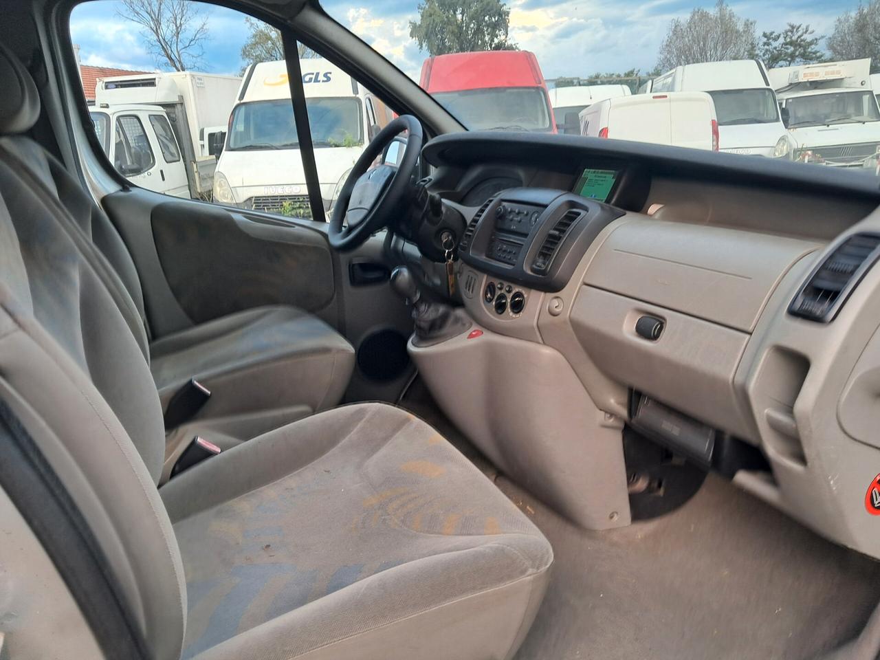 TRAFIC 2.5 DCI 140CV