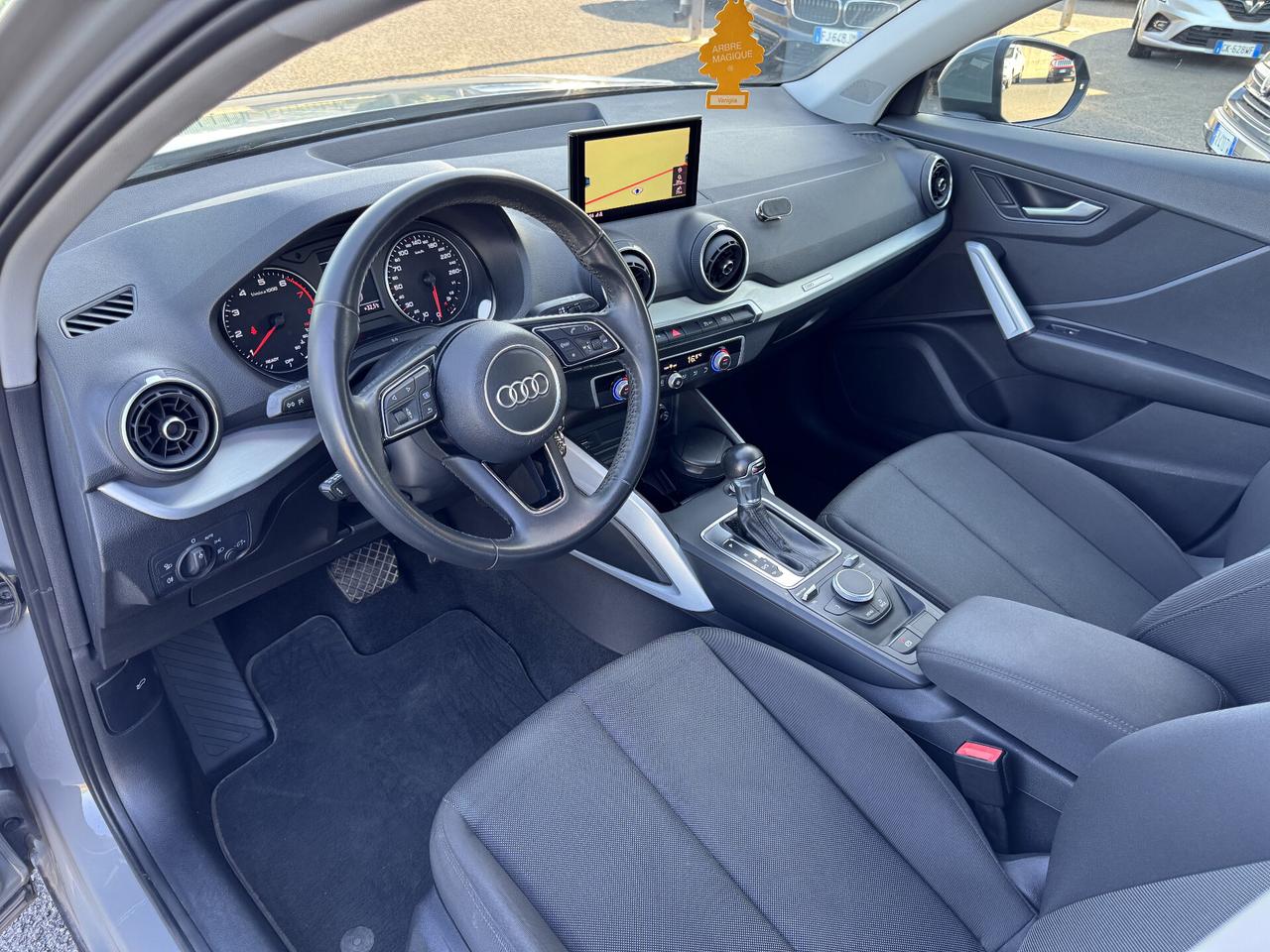 Audi Q2 35 TFSI S tronic Business