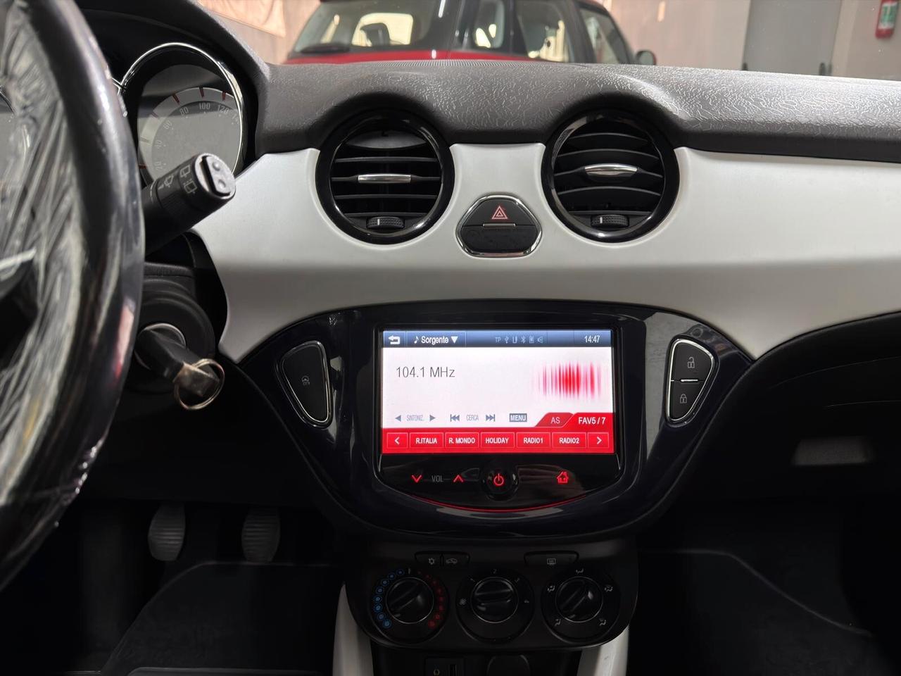 Opel Adam 1.2 70 CV White-Black Link