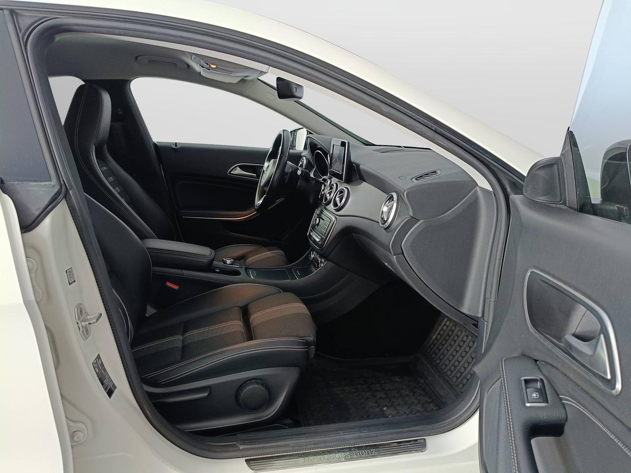Mercedes-Benz Classe CLA (C/X117) - MERCEDES CLA 200 d S.W. Automatic Sport