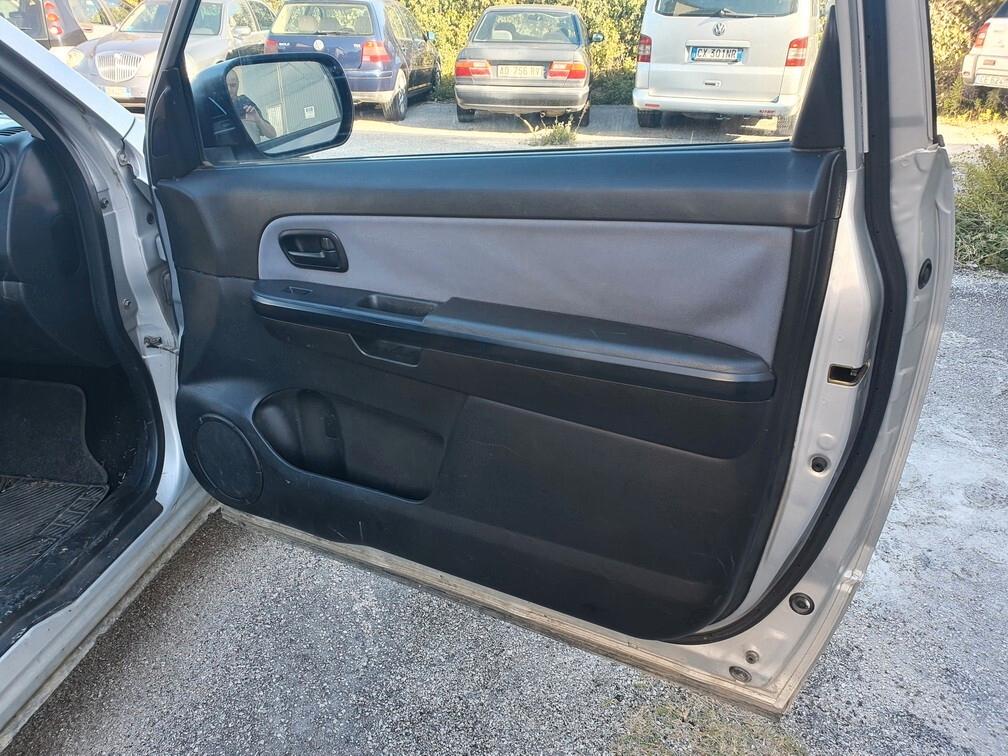 Suzuki Grand Vitara 1.6i 16V 3p. 4WD Metano