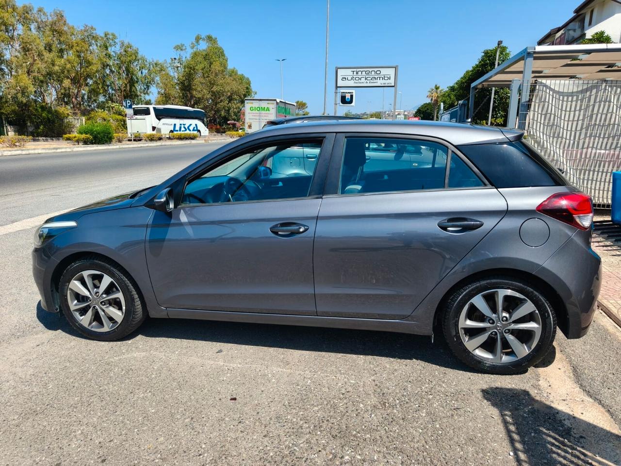 HYUNDAI I20 1.1 CRDI Comfort - 2016