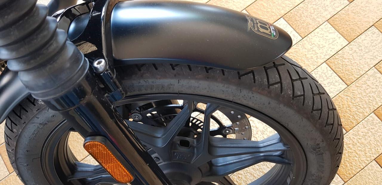 Moto Guzzi V7 III 750 Stone