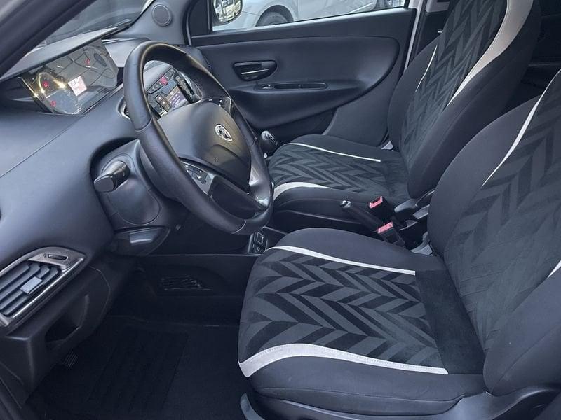 Lancia Ypsilon Ypsilon 1.2 Platinum 69cv NEOPATENTATI
