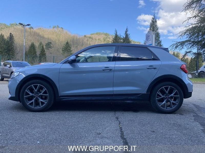 Audi A1 citycarver 30 TFSI Identity Contrast