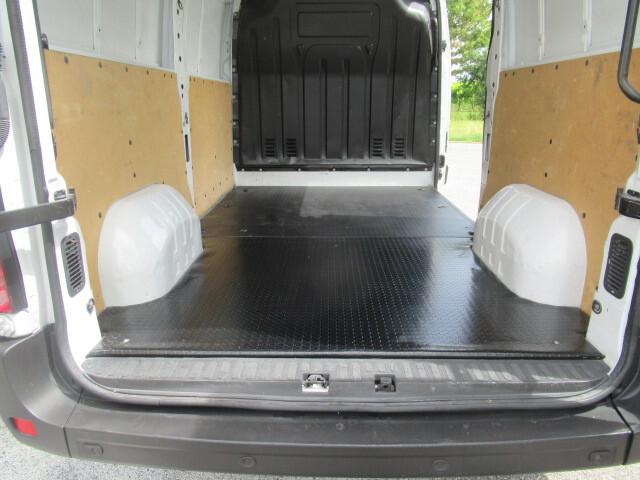 Nissan Interstar 2.3 dCi 135cv P.M.T.M. (L2H2)