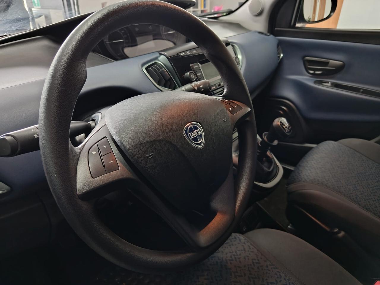 Lancia Ypsilon 1.0 FireFly 5 porte S&S Hybrid Gold